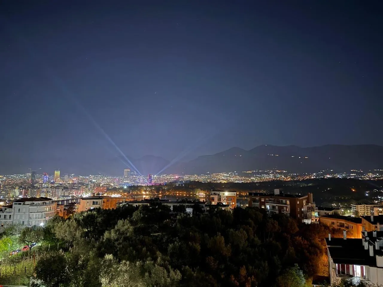 Liqeni Stay Near Zoo & Lake Τίρανα 0*,  Αλβανία
