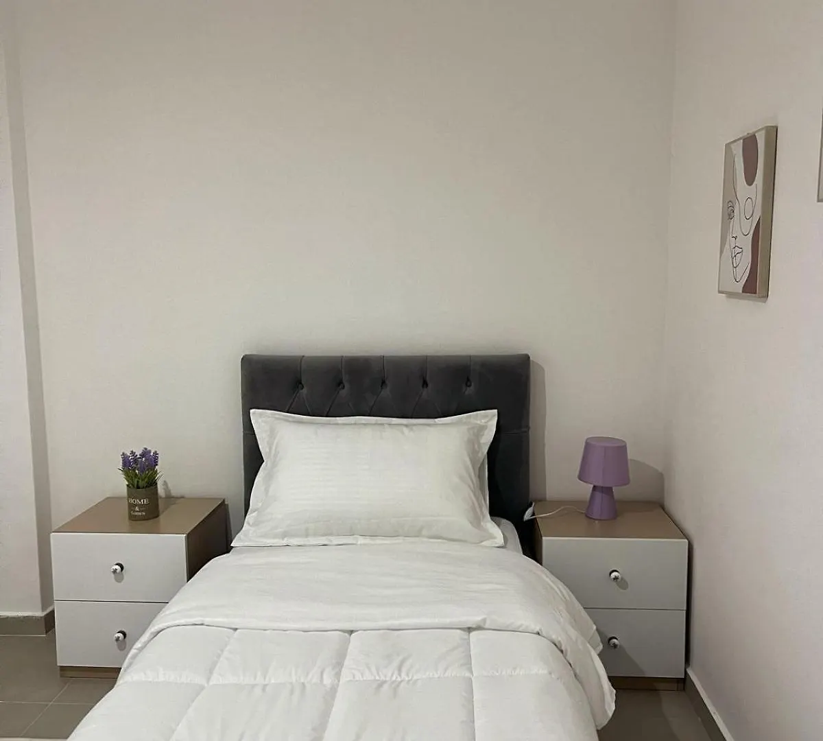 Liqeni Stay Near Zoo & Lake Τίρανα 0*,  Αλβανία